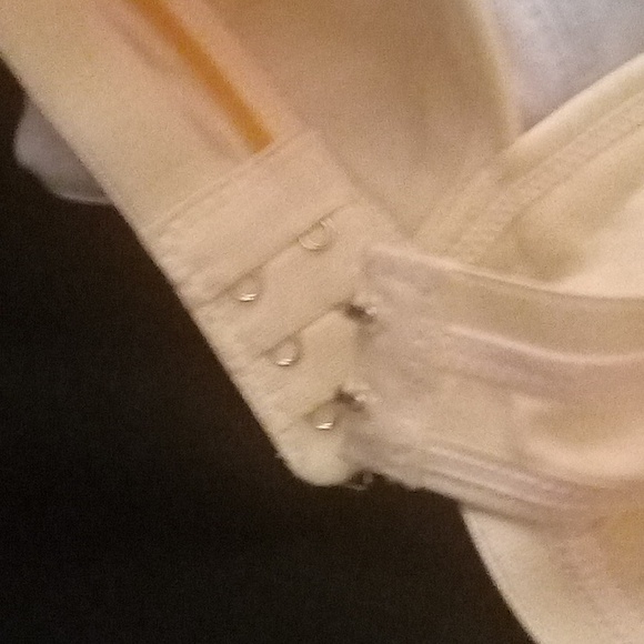 Set of Girls Bras size 34B - Picture 3 of 4